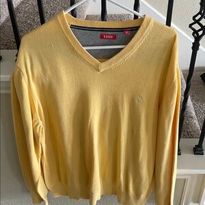 Izod Men's V-Neck Sweater in Pale Yellow